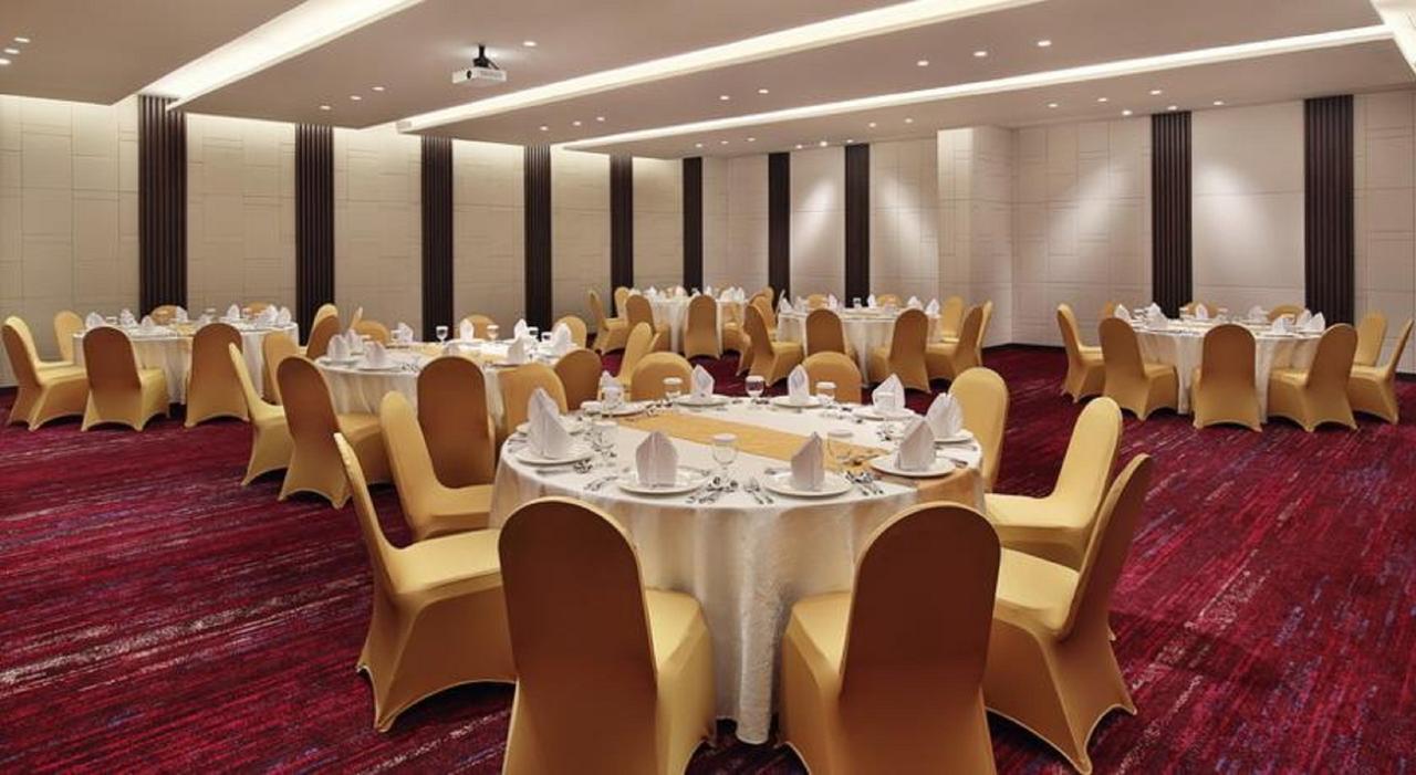 Mercure Karawang Exterior foto